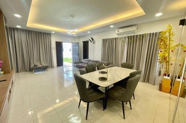 🔥Pengkalan, Ipoh *Gated Guarded*Double Storey Corner House For Rent🔥