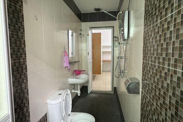 Dorset Place @ Taman Lapangan Setia