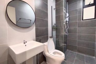 THE COVE HILLSIDE RESIDENCE