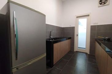 THE COVE HILLSIDE RESIDENCE