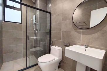 THE COVE HILLSIDE RESIDENCE