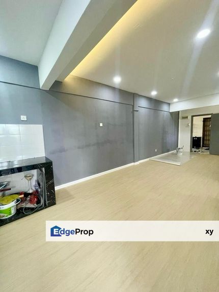 Plentong 装修美美Low Cost Flat，3间房间2间厕所还有Balcony, Johor, Pasir Gudang