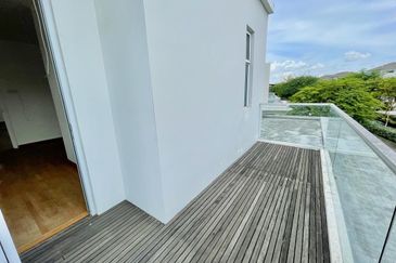 Isola Villa @ Senibong Cove