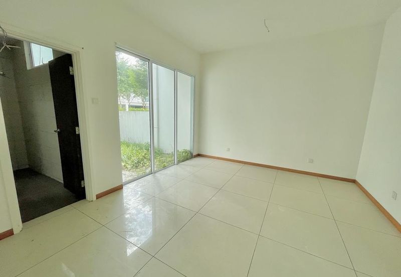 Isola Villa @ Senibong Cove