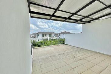 Isola Villa @ Senibong Cove