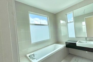 Isola Villa @ Senibong Cove