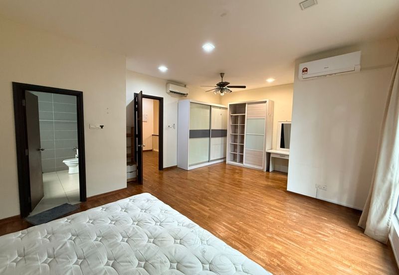 The WaterEdge Residences