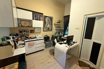 Jalan Mutiara Emas 10/6