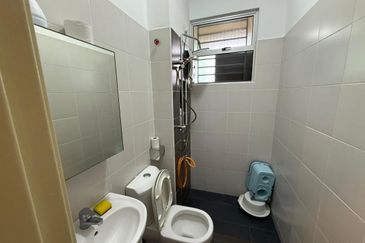 Jalan Mutiara Emas 10/6