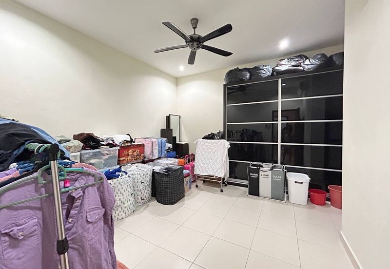 Maple Red, Adda Heights