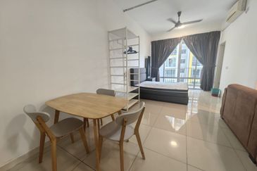 Dedaun Hijau (Greenfield Regency)