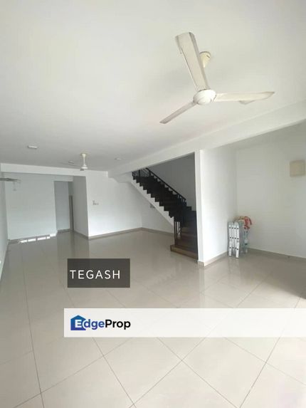 20x70 Partial Furnished Double Storey House @ Bukit Raja No Flood Area, Selangor, Klang