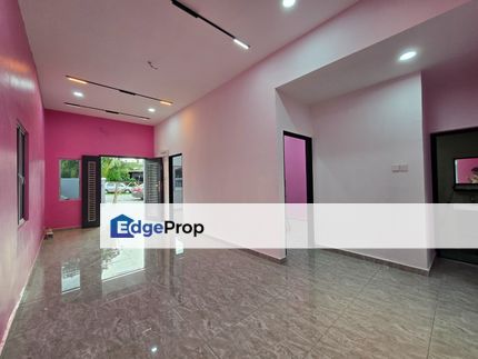 Fully Renovated & Furnished 20x65sqft Single Storey End Lot Terrace, Selangor, Klang