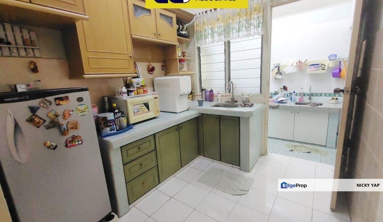 Menglembu 1.5 storey for sale , Perak, Menglembu