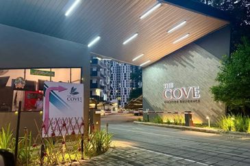 THE COVE HILLSIDE RESIDENCE