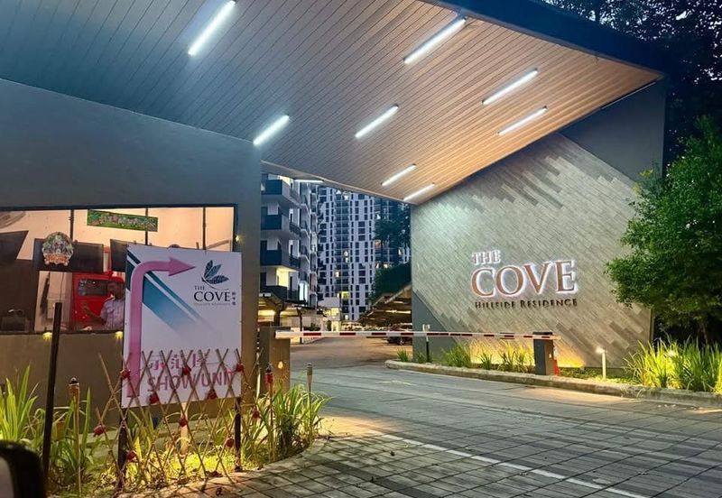 THE COVE HILLSIDE RESIDENCE