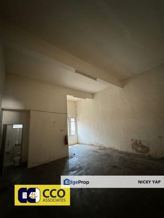 Falim shoplot facing main road rent, Perak, Ipoh