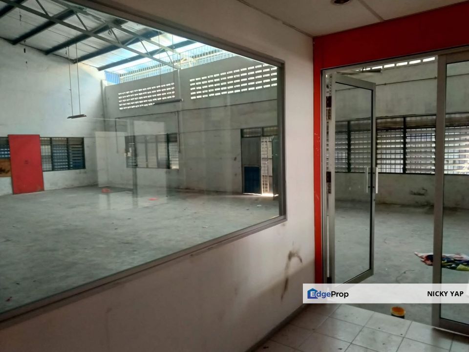 Menglembu chandan raya factory rent , Perak, Menglembu