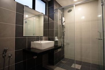 Upper East @ Tiger Lane