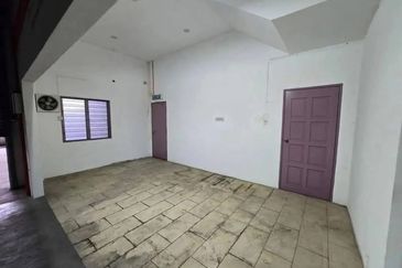 Pengkalan Station 18