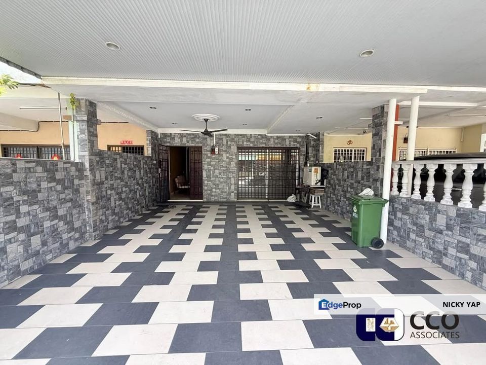 Falim Ipoh double storey tmn mas , Perak, Ipoh