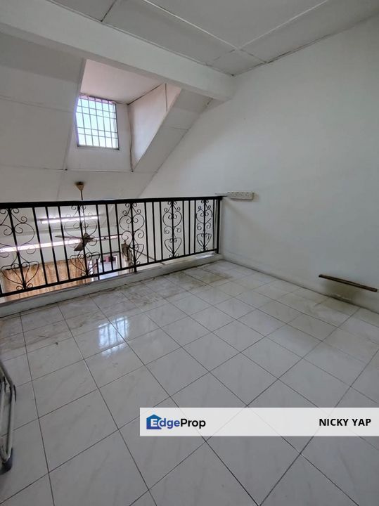 Menglembu 1.5storey 4rooms 238k for sale , Perak, Menglembu