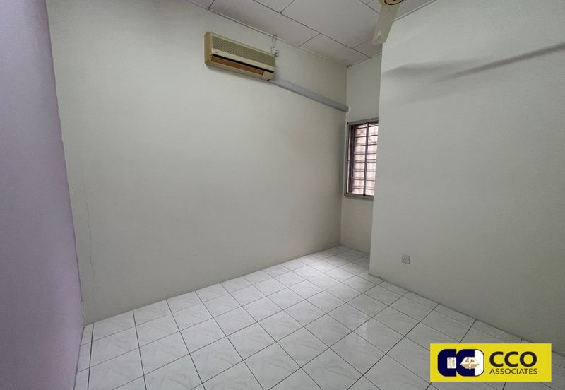 TAMAN SAUJANA, BATU GAJAH