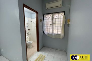 TAMAN SAUJANA, BATU GAJAH