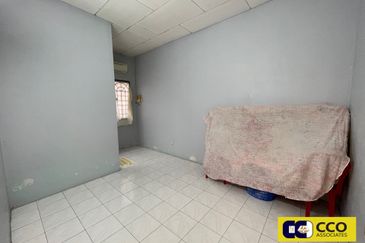 TAMAN SAUJANA, BATU GAJAH