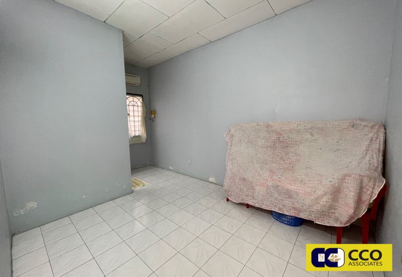 TAMAN SAUJANA, BATU GAJAH