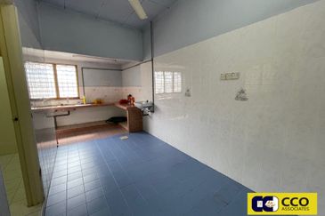 TAMAN SAUJANA, BATU GAJAH