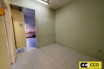 TAMAN SAUJANA, BATU GAJAH