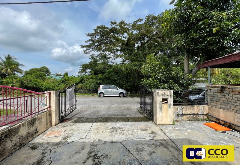 TAMAN SAUJANA, BATU GAJAH