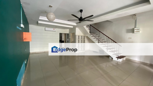 Freehold Renovated Teres 2 Tingkat Semenyih Parklands, Selangor, Semenyih