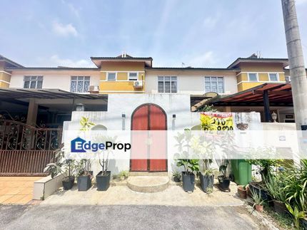 Facing Open Renovated Teres 2 Tingkat Taman Emas Dengkil, Selangor, Dengkil