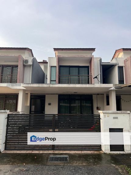 22x70 Renovated Teres 2 Tingkat Taman Saujana KLIA Kota Warisan Sepang, Selangor, Sepang