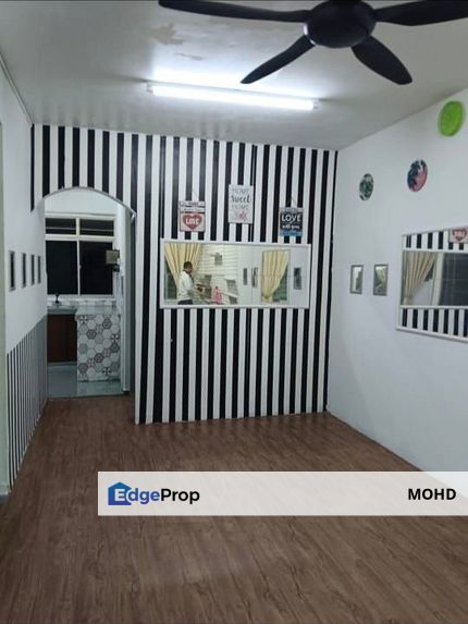 Booking RM1000 Renovated Apartment Desa Lembah Permai Ampang
, Selangor, Ampang
