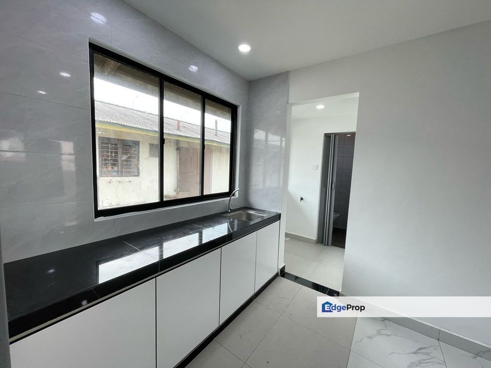 Flat in Taman Ungku Tun Aminah for sale , Johor, Johor Bahru