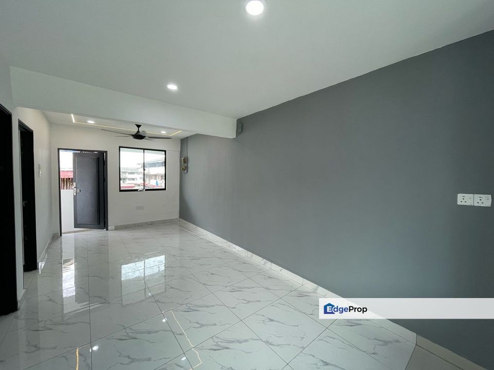 Flat in Taman Ungku Tun Aminah for sale , Johor, Johor Bahru