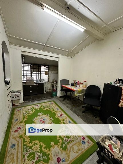 Single storey low cost house in Taman Ungku Tun Aminah for sale , Johor, Skudai