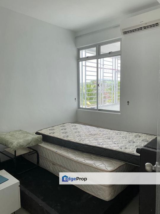 4 bedrooms unit in The Pine Residence for sale , Johor, Gelang Patah