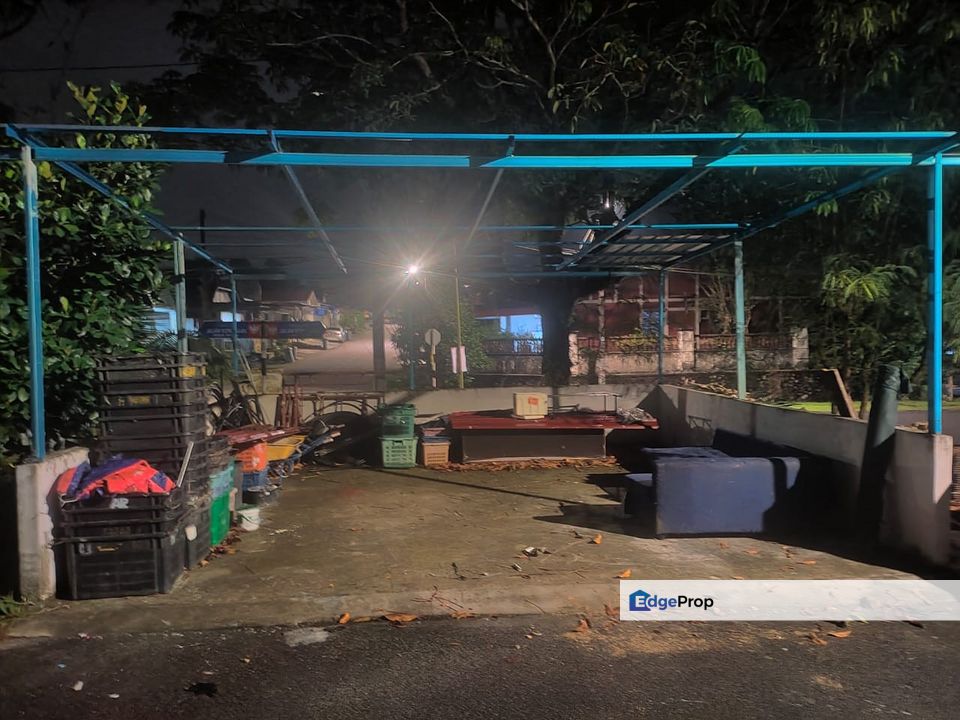 Single Storey Terrace House in Taman Universiti for sale , Johor, Skudai