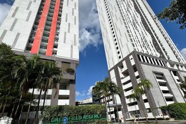 Dedaun Hijau (Greenfield Regency)