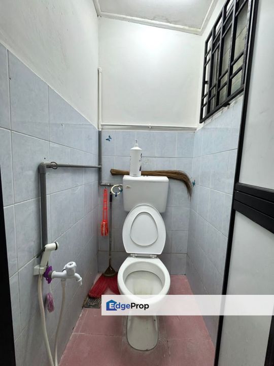 Double storey low cost house in Taman Bukit Tiram for sale , Johor, Ulu Tiram