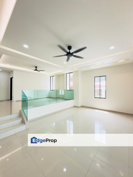 Double storey superlink terrace house in Taman Tasek for sale , Johor, Johor Bahru