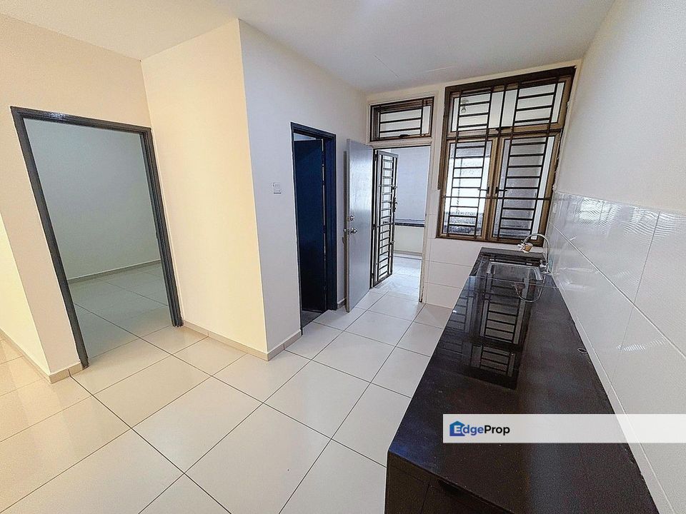Double storey terrace house in Taman Mutiara Rini for sale , Johor, Skudai