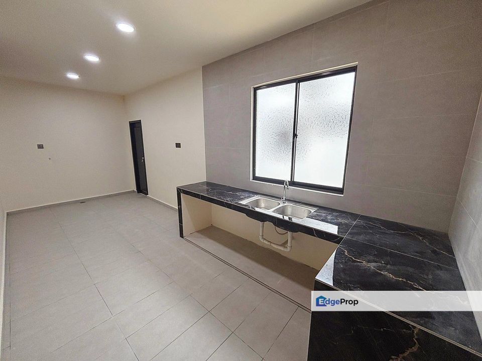 Double storey terrace house in Taman Mutiara Rini for sale , Johor, Skudai