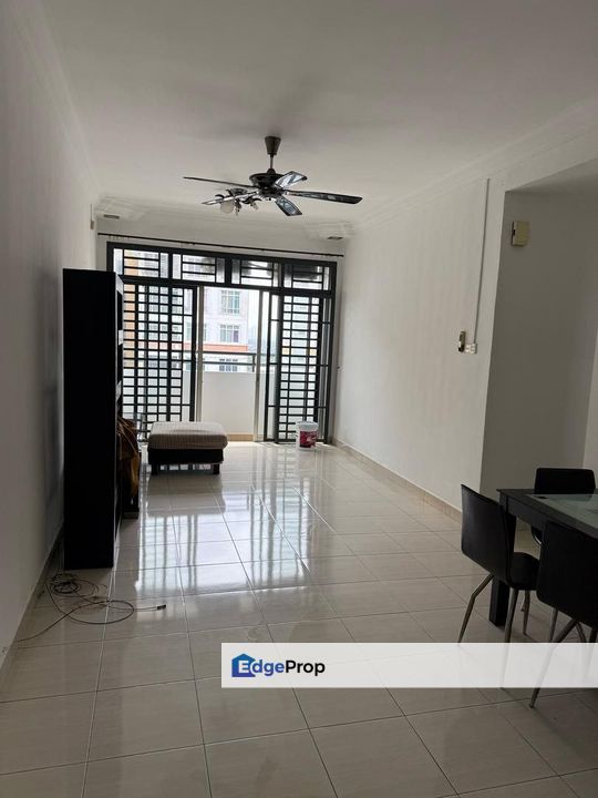 3 bedrooms unit in Kipark Apartment for sale , Johor, Tampoi