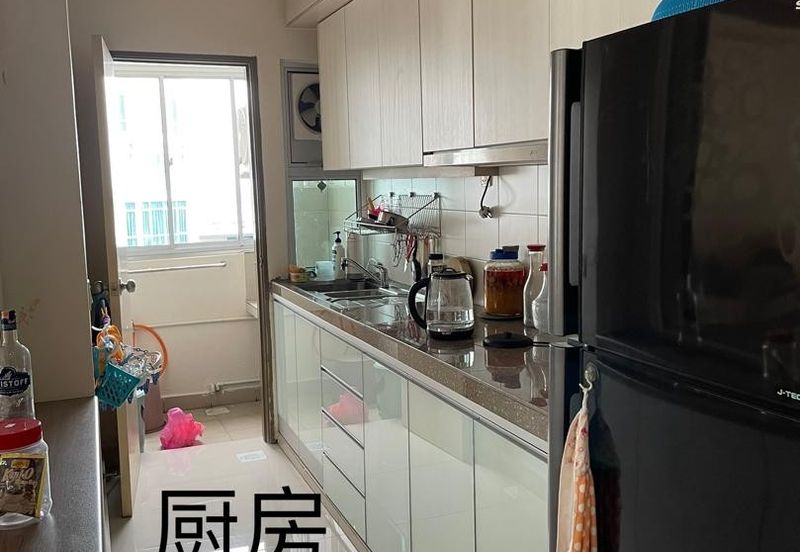 Dedaun Hijau (Greenfield Regency)