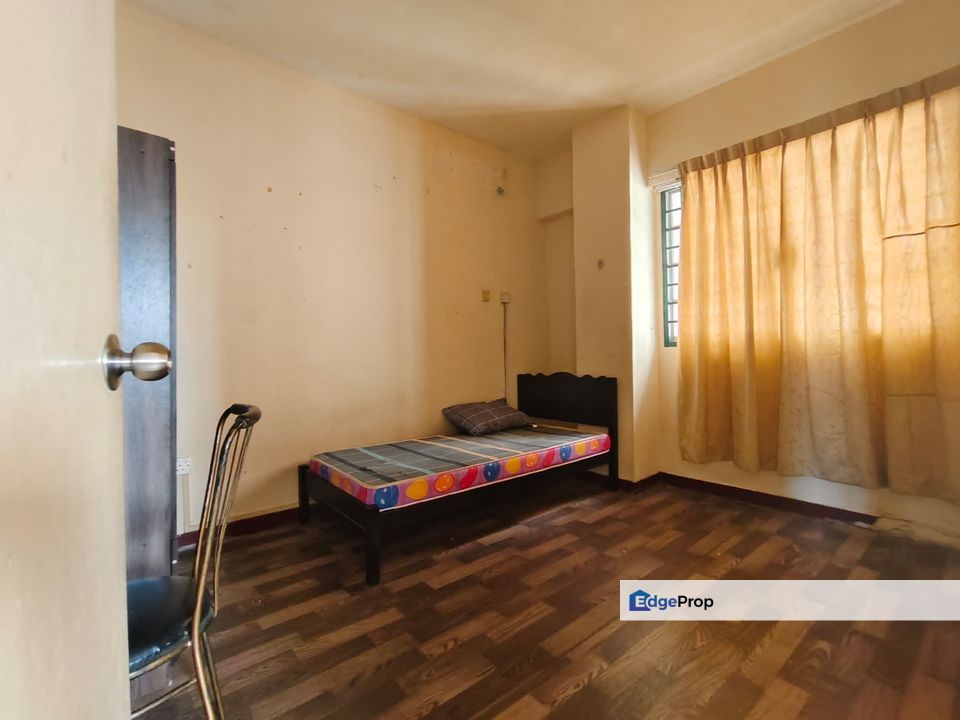 3 bedrooms unit in Sri Impian Apartment for sale , Johor, Johor Bahru